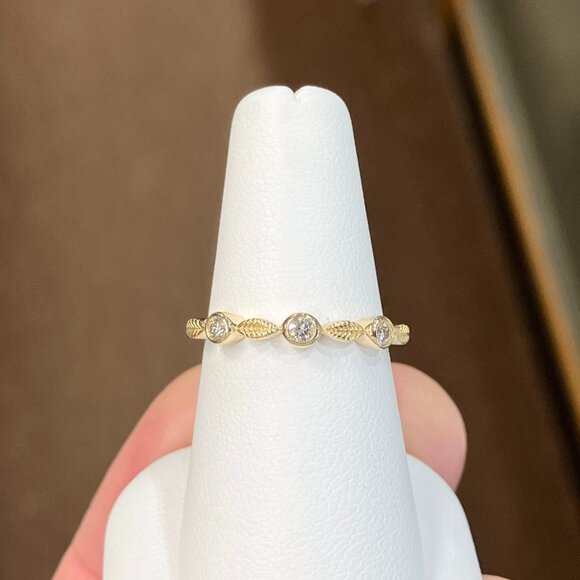 Diamond Gold Wedding Ring - Picture 1 of 6